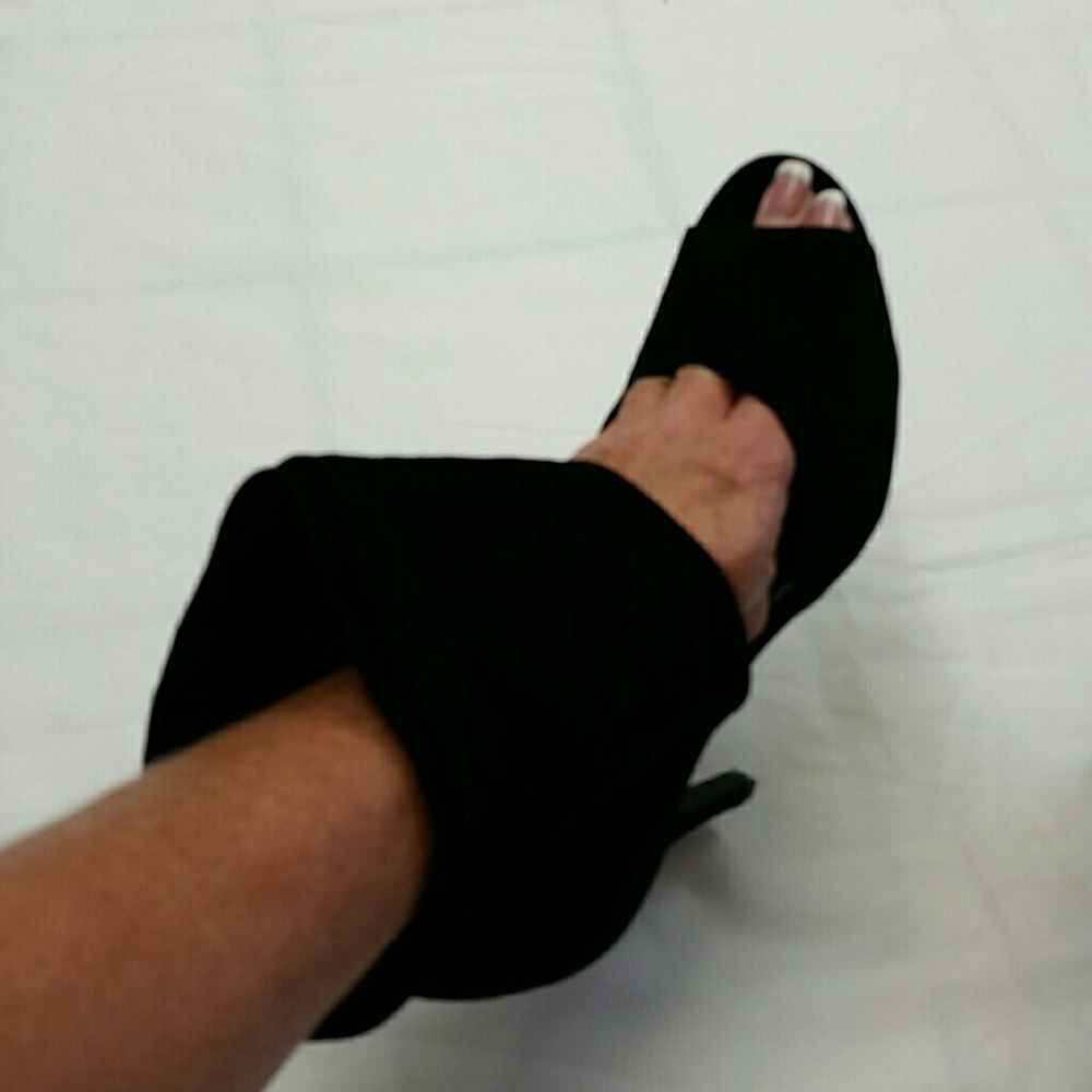 Suede Shoes - Picture 2 of 7